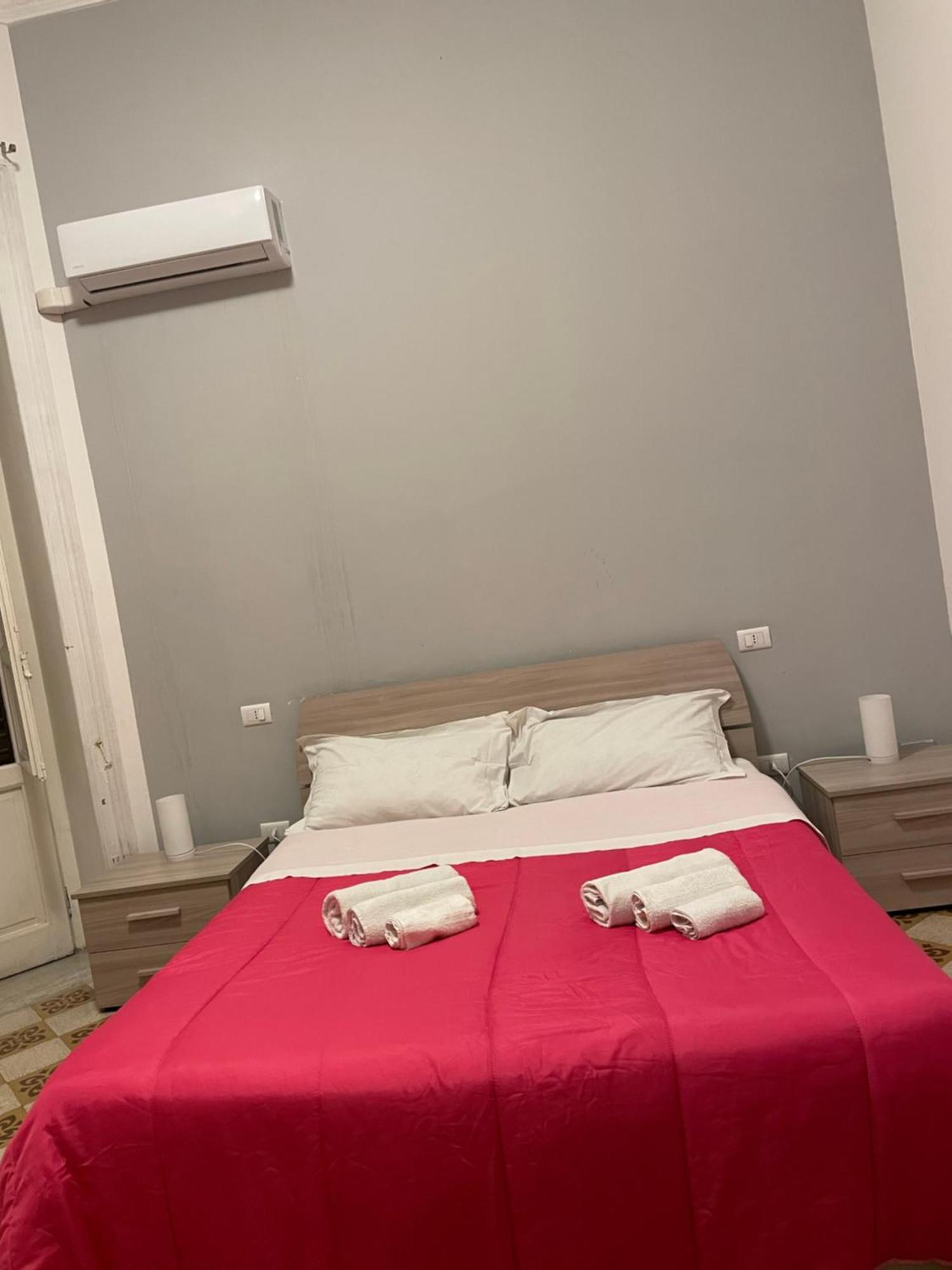 100 Passi Al Massimo Hotel Palermo Eksteriør billede